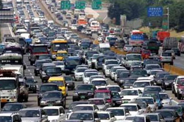 江苏交警发布春运安全提示 预计初六逾300万辆自驾车返程