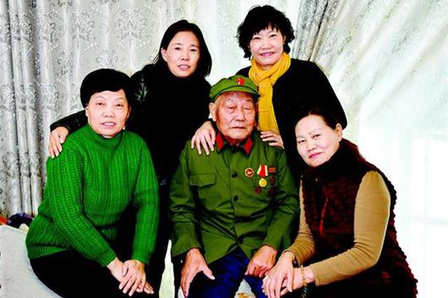 炮弹碎片藏88岁老兵脑内71年 老人常做梦在打仗