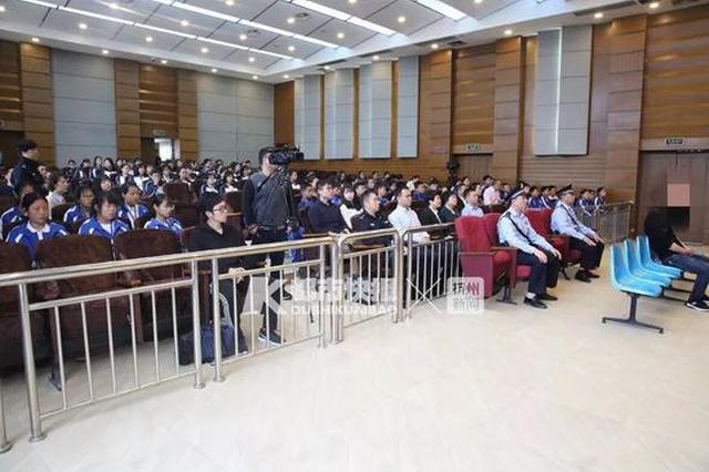 8名男女不分昼夜吸食300罐“笑气” 最小的刚成年