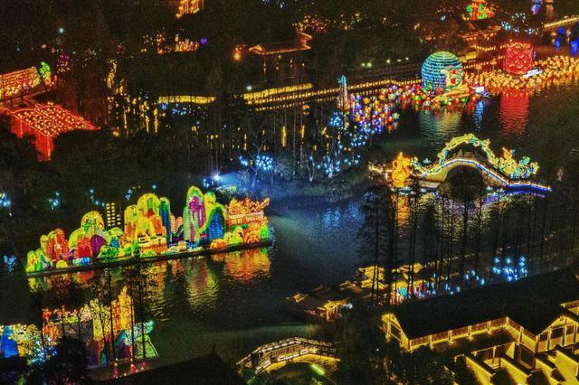 交管部门发布春节假期观灯提醒