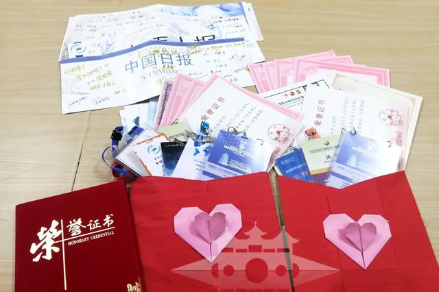 惊艳！扬大学生自制“创意红包”送父母