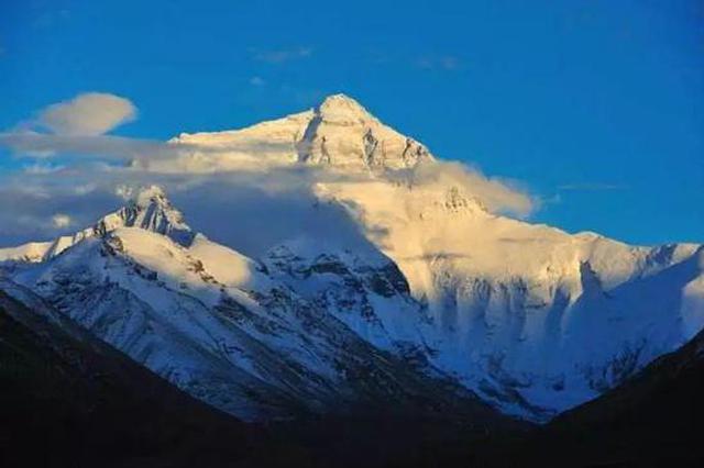 珠峰无限期关闭 媒体：都成这样了还登什么珠峰？