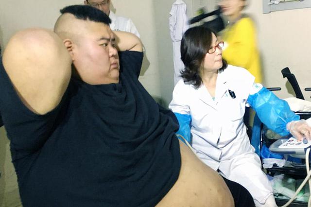 “中国第一胖”成励志哥！半年多减重284斤长高2厘米