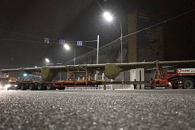 雪夜对面来车灯光太刺眼 电动车“灯下黑”撞倒老夫妻