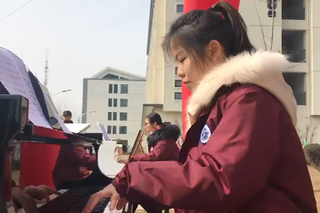 恐高还勇刷《流浪地球》 常州两位校长蹿红网络