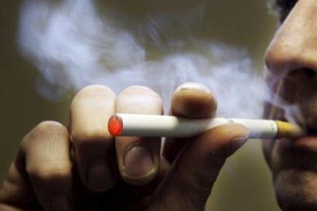 争议中的电子烟：真没危害？真能帮戒烟？