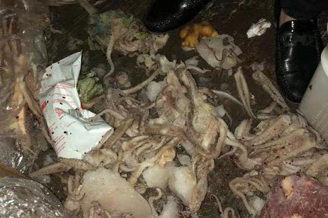 成都一小学食堂食材被指发霉 学生长期拉肚子便血