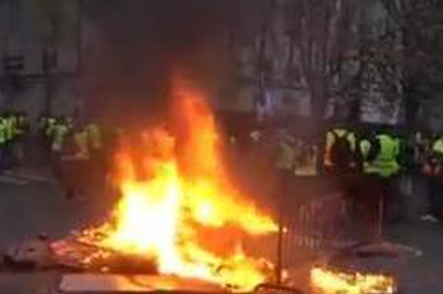 和妻子闹矛盾 男子豪饮一斤白酒后放火烧自家