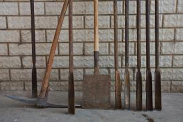 文物收藏爱好者拉好友寻宝 盗掘江苏宜兴六朝古墓获刑