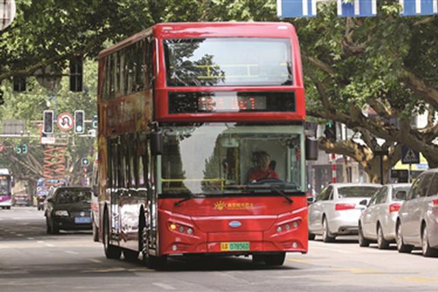 南京双层巴士开通半年遇尴尬 建议回归“日常线”
