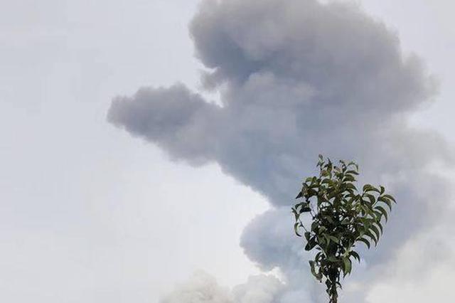 江苏盐城一化工厂爆炸 群众：5公里外车被震跳起来