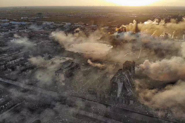 江苏盐城化工厂爆炸已造成44人死亡