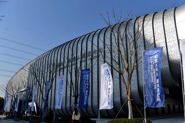 人民日报：文山会海怎么减