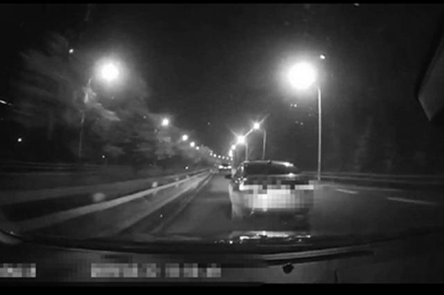高速上3次急刹逼停后车 宝马司机构成寻衅滋事被拘6天