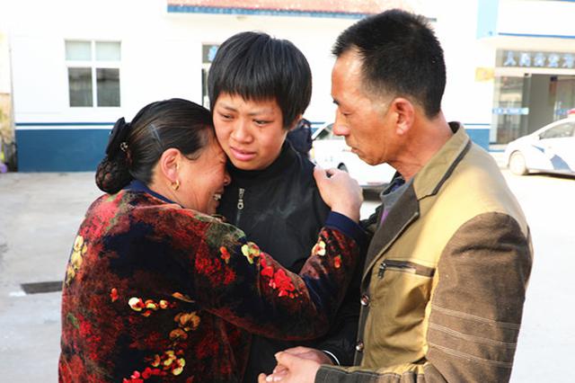 18岁女孩离家走失7年 归来已是两个孩子的妈