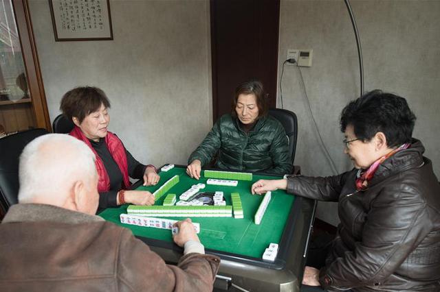 老人们海南租房度假养老 公寓成违建被拆，500多万打水漂