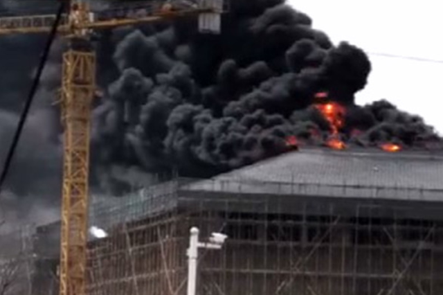 丹阳上空浓烟再起 这次是中北学院二期在建工程起大火