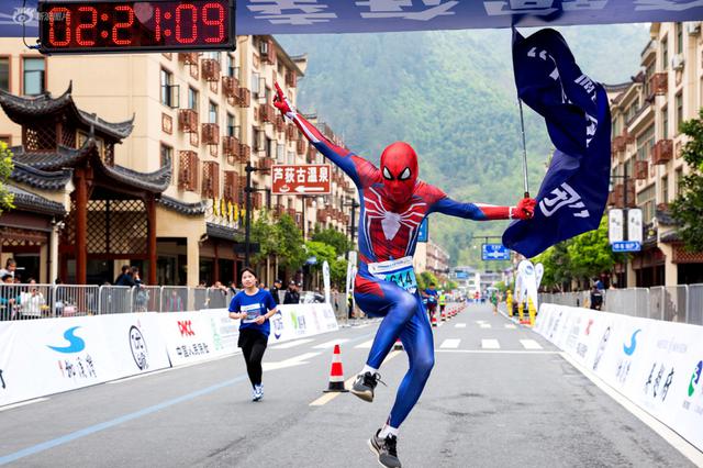 中青报刊文评伪造马拉松成绩证书：体育精神岂容弄虚作假