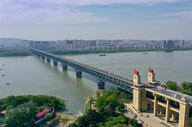 南京拟对长江大桥有历史文化价值的局部设施立法保护