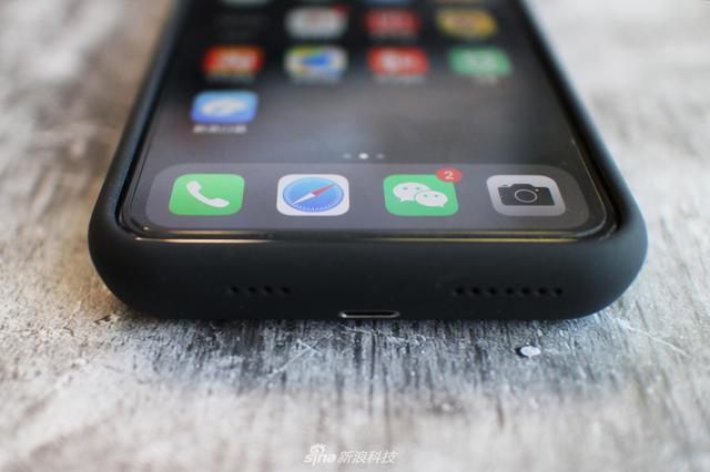 “苹果手机”装的是安卓系统 女子贪便宜路边买到了山寨机