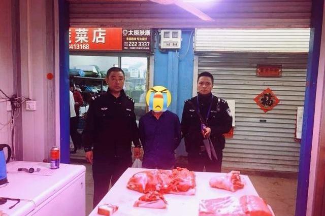 男子嫖娼被人男扮女装骗百元 欲持刀伤人被警方控制