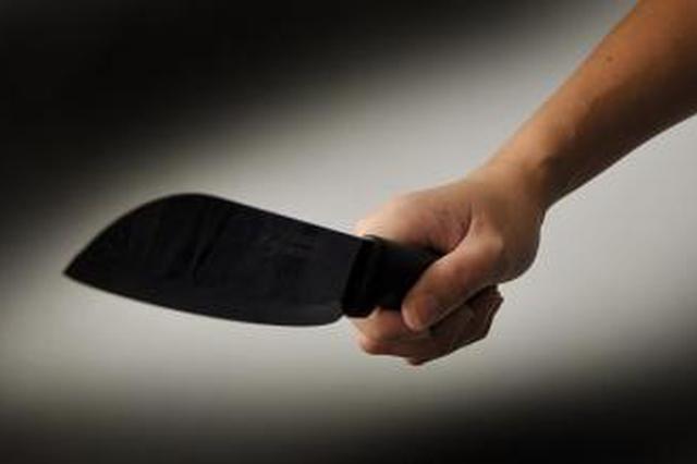 江苏盐城曝少年持刀砍伤父母 警方：嫌疑人已到案