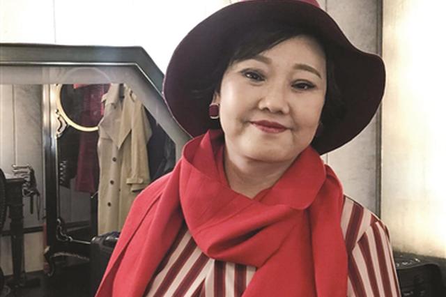 61岁母亲全脸整形 她怕失踪16年的儿子回来认不出自己