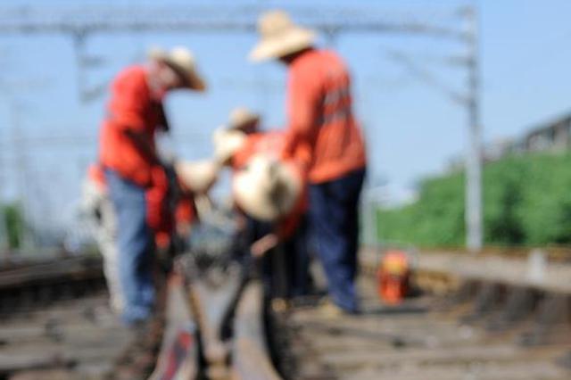 扬中高温才至就有人中暑，88岁，还在抢救中