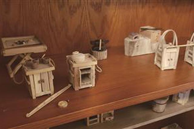 粗手巧心!69岁老人将"南京老行当"微缩重现