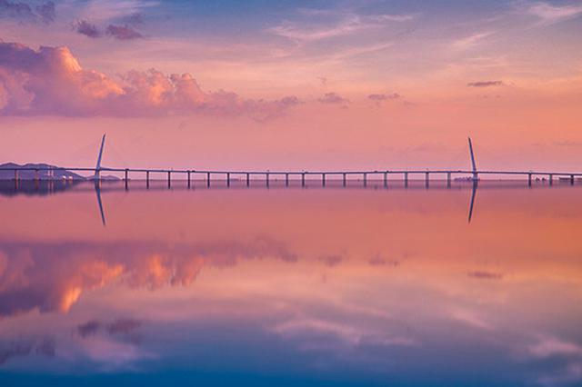 江苏推进长江大保护:解决"重化围江" 产业调绿调优