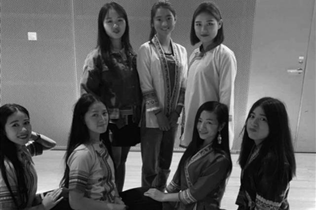 村书记不务正业包装七仙女 拍视频一年带火侗乡村寨