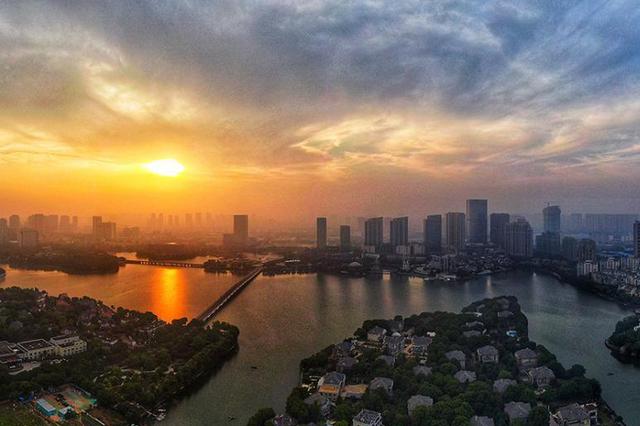 南京首家区级融媒体中心挂牌