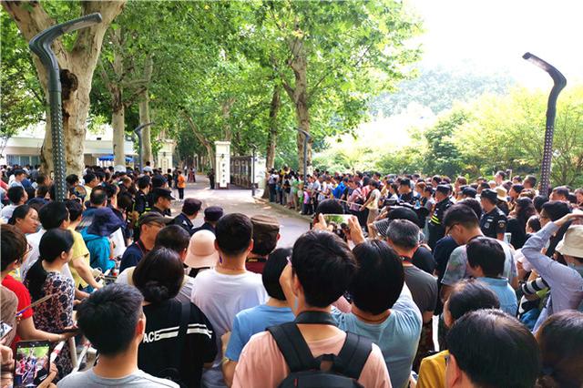 6月24日江苏考生可查高考成绩，这些“考后须知”请查收！