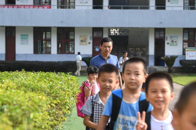 连云港赣榆为800名农村教师建“标间” 投资2000万