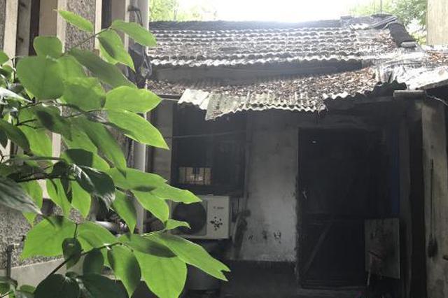 南京10余平米棚户房号称"双学区" 单价炒到17万/平