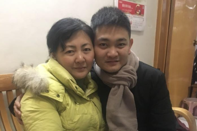 保姆偷子26年后归还，生母否认其“走亲戚”说法