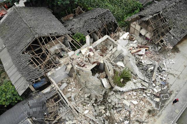 日本发生里氏6.8级地震 预计将出现1米高的海啸
