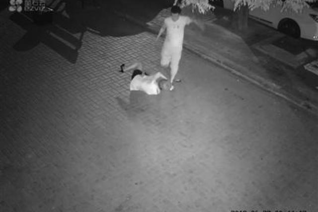 女子深夜被打 警方：男子酒后施暴并强制猥亵已被控制