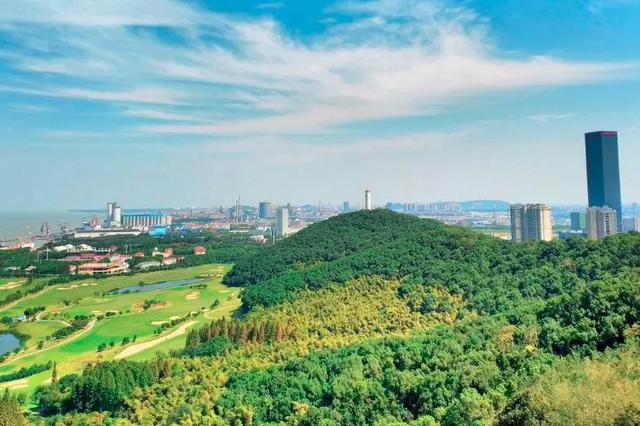 江苏江阴：70年涌现10家中国500强企业