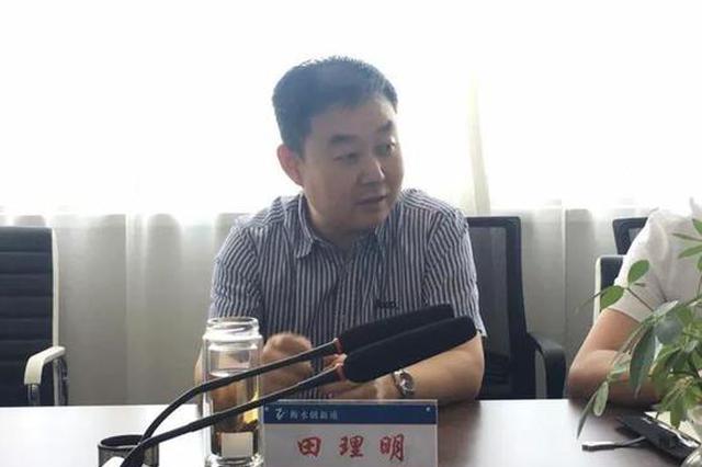 看望老党员回来后 县委书记主动投案