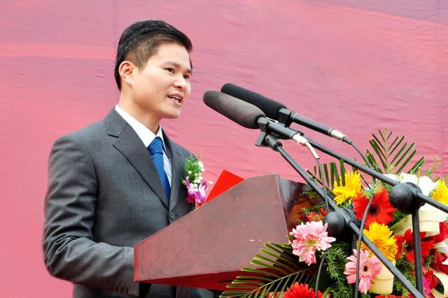 “逃犯”黄春发：三次网上追逃 出狱5年后当省政协委员