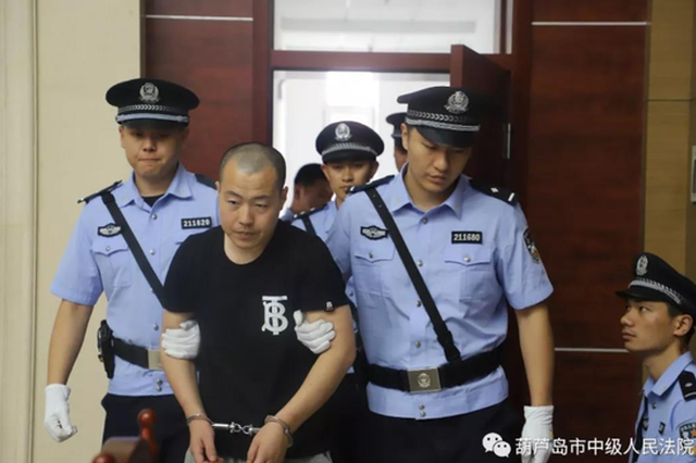 男子为发泄驾轿车撞学生致6死20伤 被判死刑