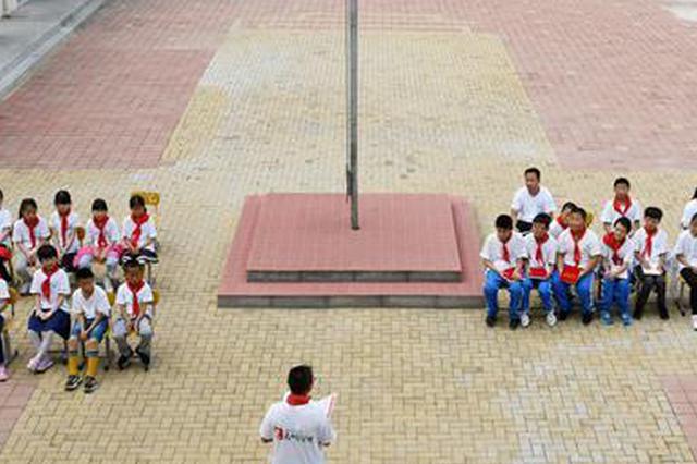 学校建宿舍遇25吨假水泥：一捏就碎 学生只能住教室