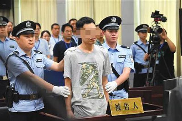 当街殴打老师案被告男子获刑一年半 当庭表示上诉