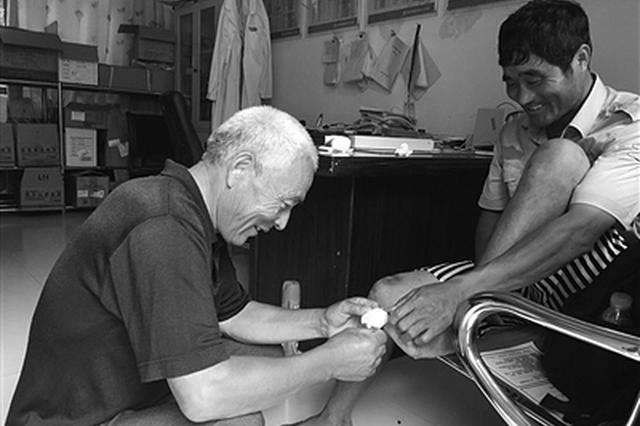 村医坚守小岛半个世纪:渔民离不开我 我也离不开村民