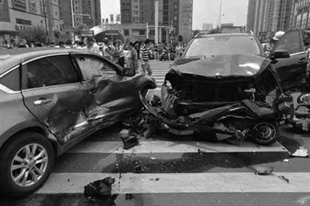 深度还原常州车祸：肇事者晕厥口吐白沫致车辆失控？