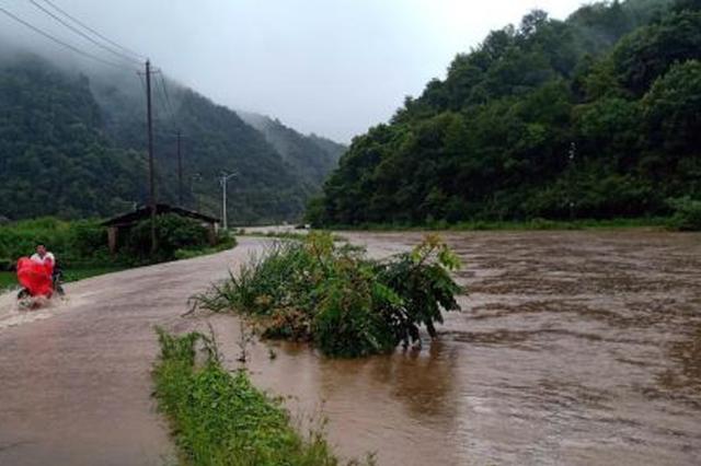 江西285名“驴友”突遇山洪被困 3人遇难23人失联