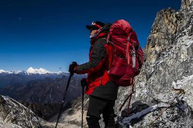 川大教授拍出震撼喜马拉雅山脉雪山图 网友赞伟大