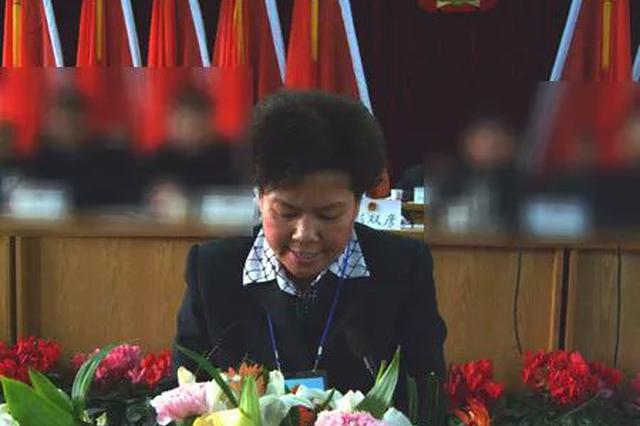 女县长伸2个手指头说“200” 商人把200万送给她