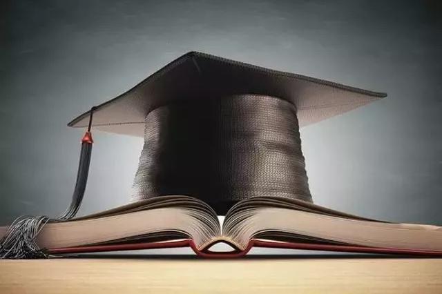 江苏首次向实习台青颁发15万奖助学金